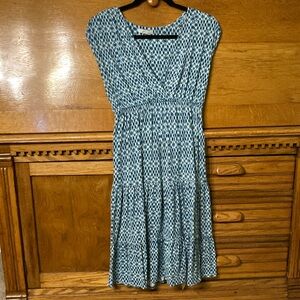 New York & Company Short Sleeve Teal White Aztec Print Tiered Stretch Knit Dress